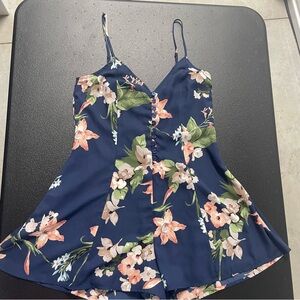 Altar’d State Floral Navy Blue Spaghetti Strap Romper Size Medium NWT